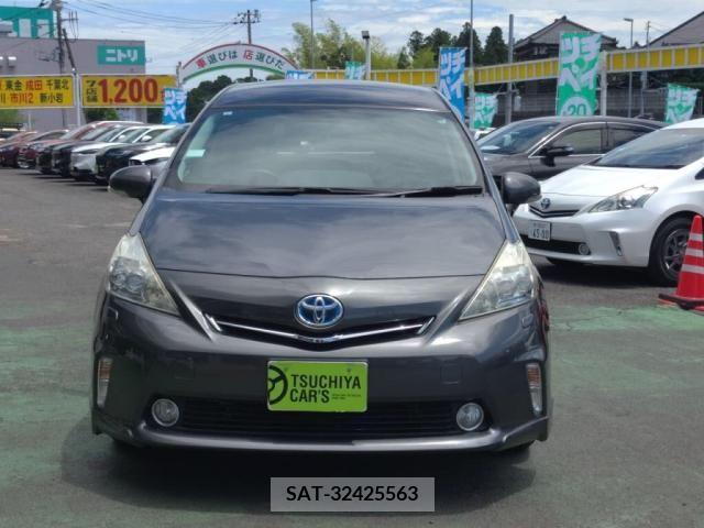 Toyota PRIUS ALPHA 2013-01 352444-8