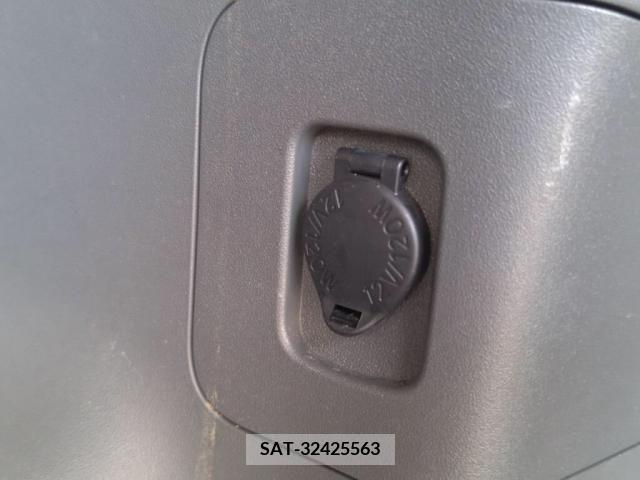 Toyota PRIUS ALPHA 2013-01 352444-26