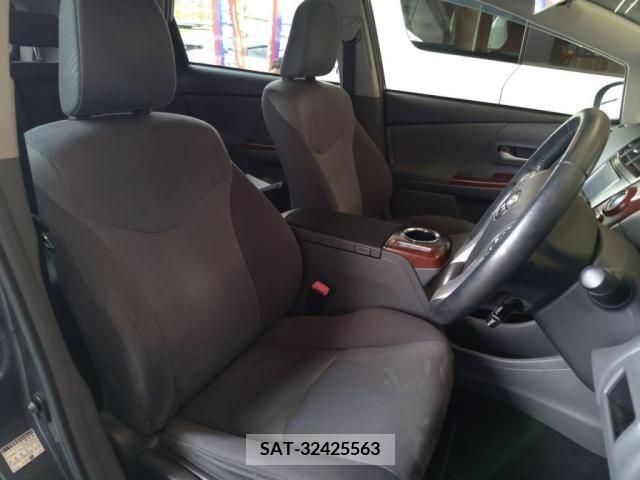 Toyota PRIUS ALPHA 2013-01 352444-20