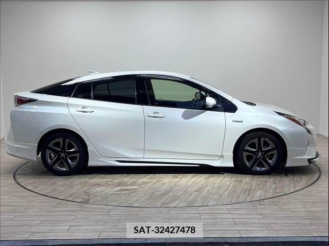 Toyota PRIUS 2016-02 281926-14