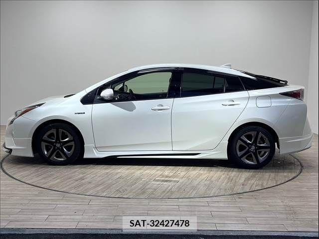 Toyota PRIUS 2016-02 281926-13
