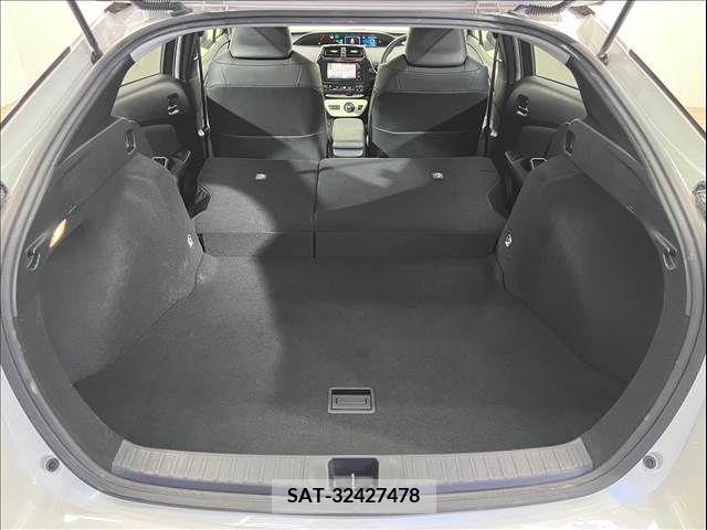 Toyota PRIUS 2016-02 281926-10