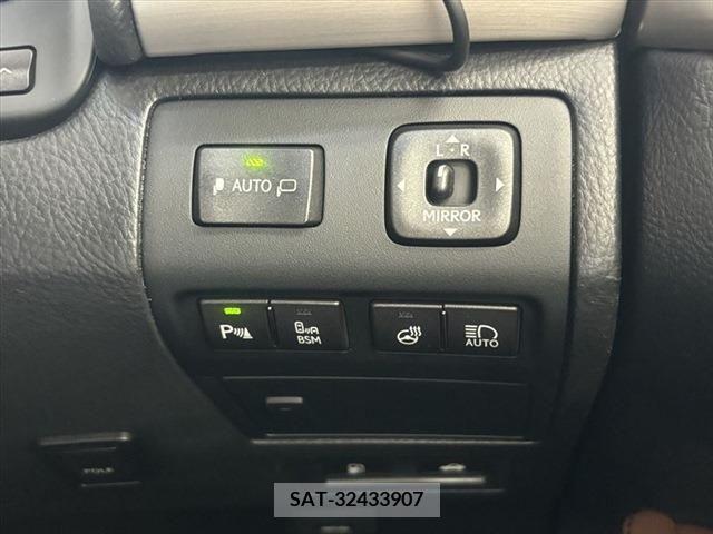 Lexus LS 2012-11 388346-5