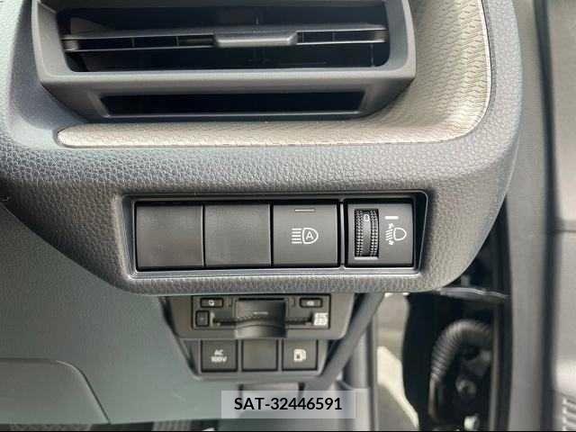 Toyota PRIUS 2024-03 230658-10