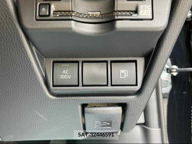 Toyota PRIUS 2024-03 230658-9