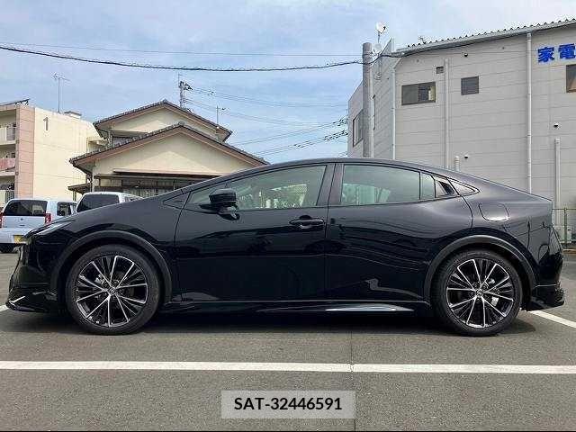 Toyota PRIUS 2024-03 230658-17