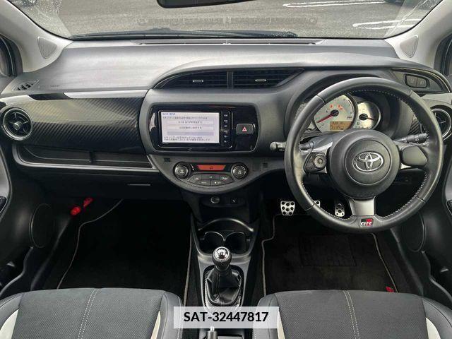 Toyota VITZ 2019-01 351323-1