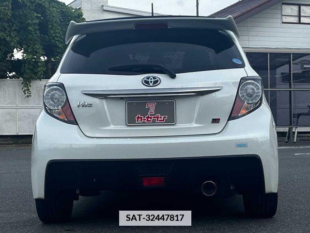 Toyota VITZ 2019-01 351323-29