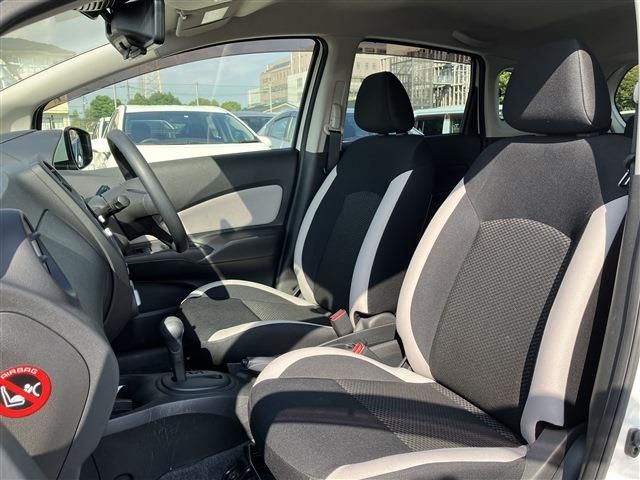 Nissan NOTE 2018-11 13768-8