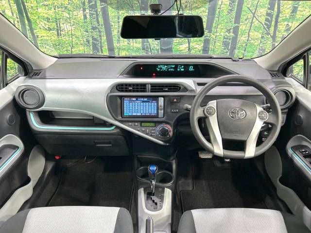 Toyota AQUA 2012-03 20981-1