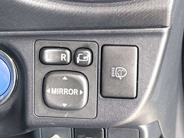 Toyota AQUA 2012-03 20981-7