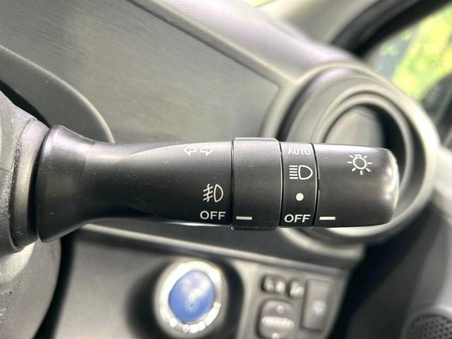 Toyota AQUA 2012-03 20981-6