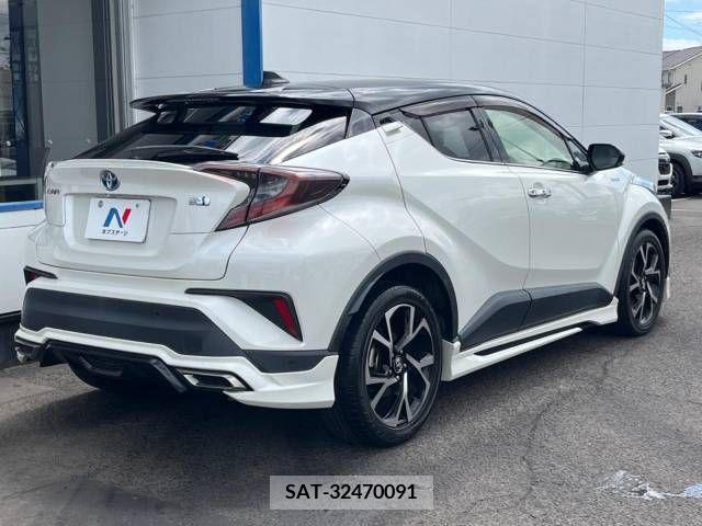 Toyota C-HR 2017-10 357765-17