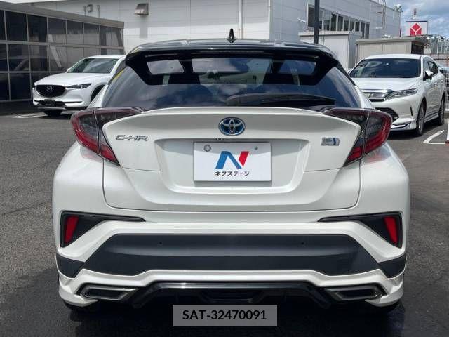 Toyota C-HR 2017-10 357765-15