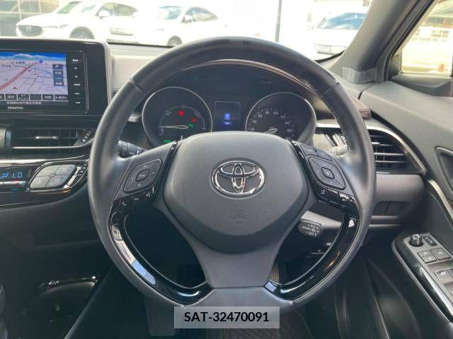 Toyota C-HR 2017-10 357765-11
