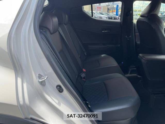 Toyota C-HR 2017-10 357765-9