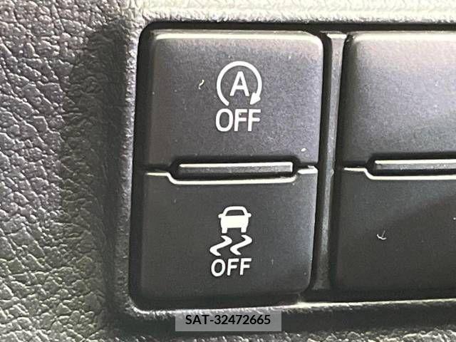 Toyota SIENTA 2017-07 221189-7