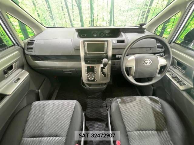 Toyota NOAH 2008-05 365127-1