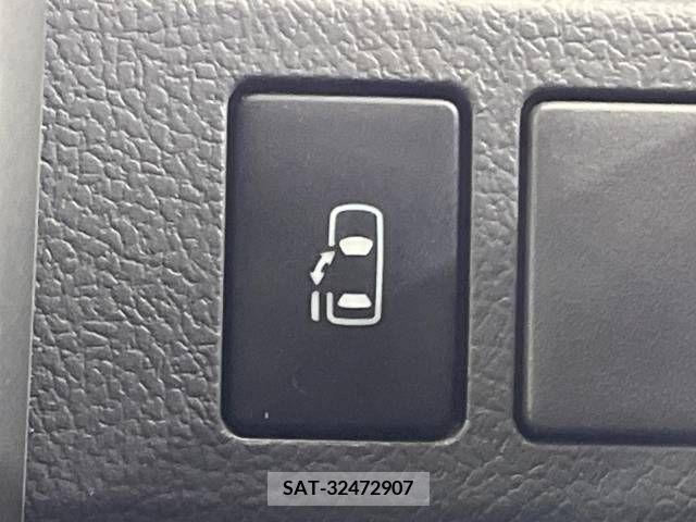 Toyota NOAH 2008-05 365127-4