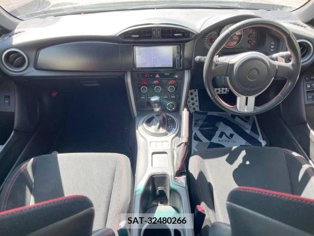 Toyota 86 2012-08 258635-1