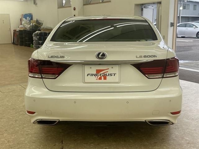 Lexus LS 2012-11 8344-5