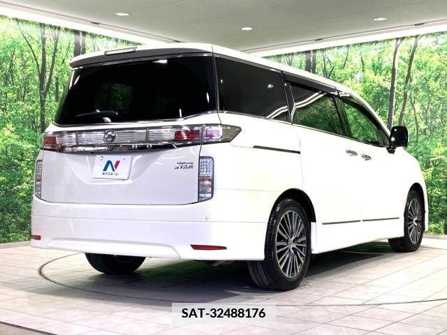 Nissan ELGRAND 2018-03 347643-18