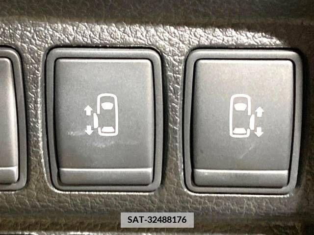Nissan ELGRAND 2018-03 347643-5