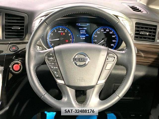 Nissan ELGRAND 2018-03 347643-12
