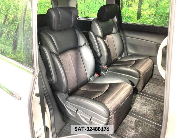 Nissan ELGRAND 2018-03 347643-9