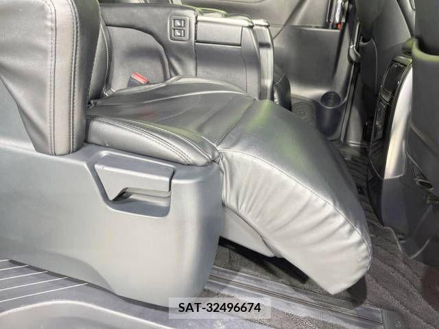 Toyota ALPHARD 2017-03 299383-1