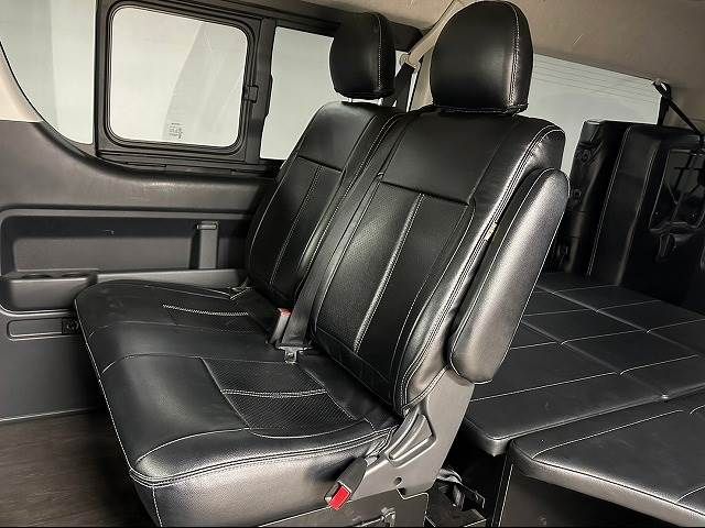 Toyota HIACE WAGON 2018-11 16007-9