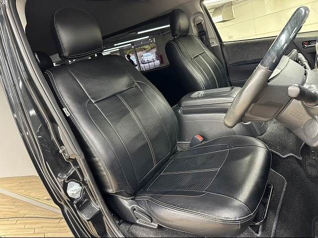 Toyota HIACE WAGON 2018-11 16007-8
