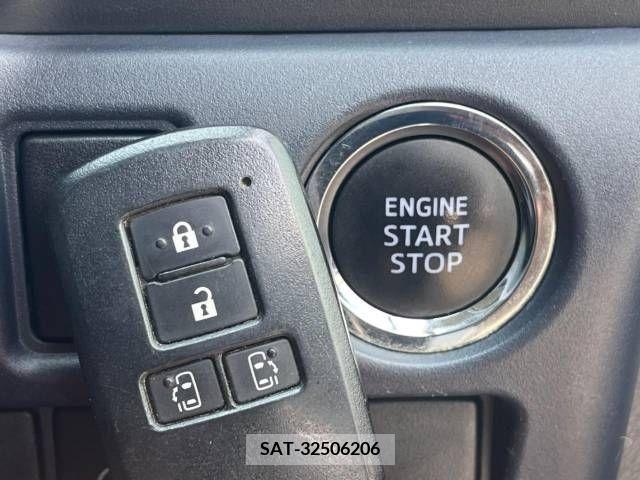 Toyota VOXY 2015-09 370425-6