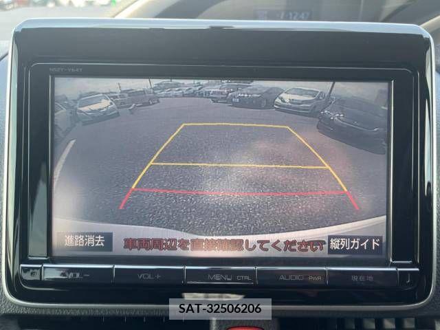 Toyota VOXY 2015-09 370425-5