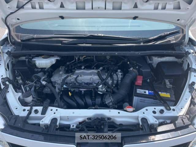 Toyota VOXY 2015-09 370425-18