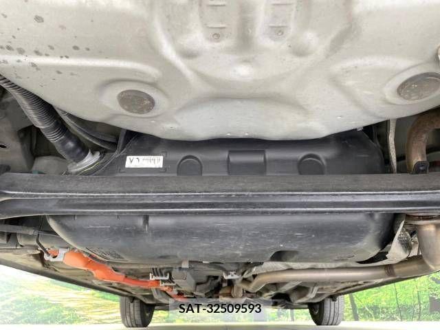 Toyota AQUA 2013-09 337286-19
