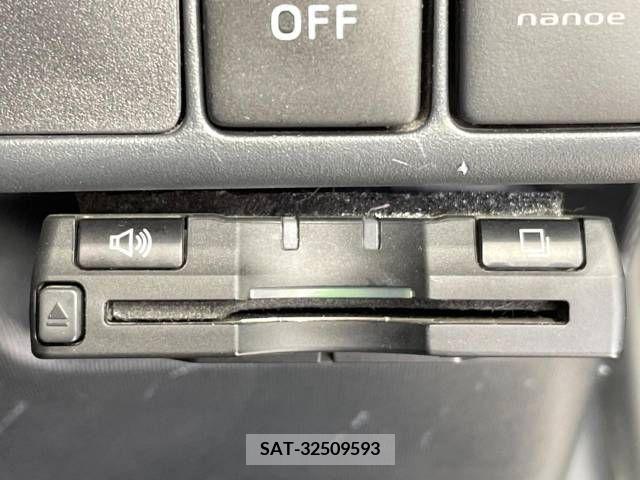 Toyota AQUA 2013-09 337286-6