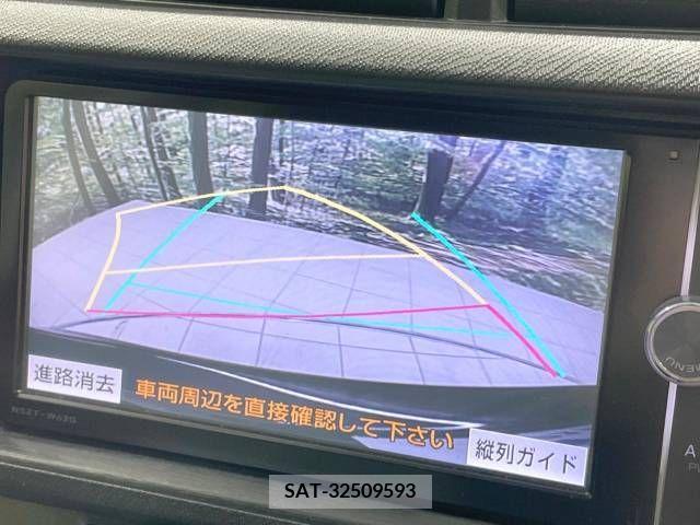 Toyota AQUA 2013-09 337286-3