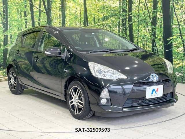 Toyota AQUA 2013-09 337286-16