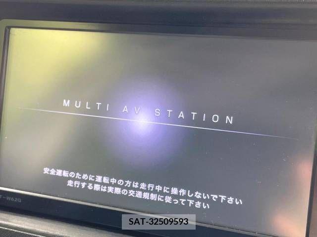 Toyota AQUA 2013-09 337286-2