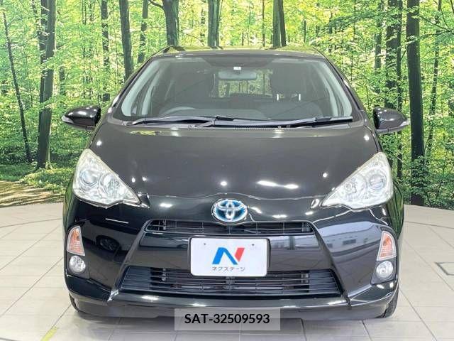 Toyota AQUA 2013-09 337286-14