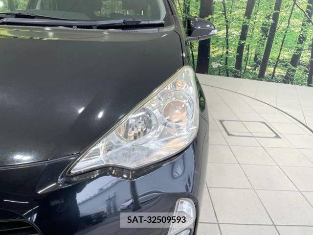 Toyota AQUA 2013-09 337286-12