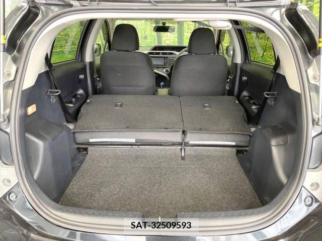 Toyota AQUA 2013-09 337286-10