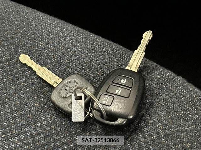 Toyota SIENTA 2015-09 341510-6
