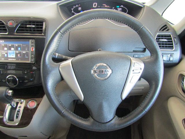Nissan SERENA 2011-05 195319-13