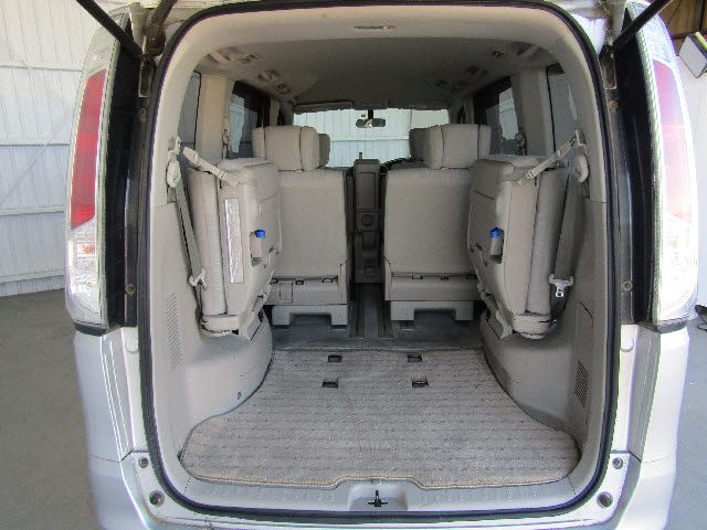 Nissan SERENA 2011-05 195319-23
