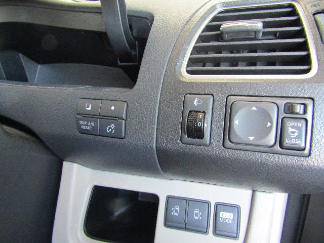Nissan SERENA 2011-05 195319-11