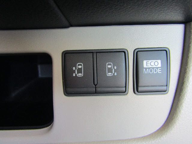 Nissan SERENA 2011-05 195319-10