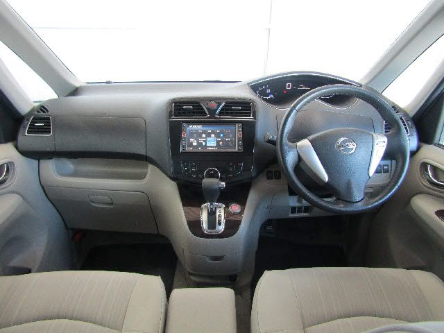 Nissan SERENA 2011-05 195319-1