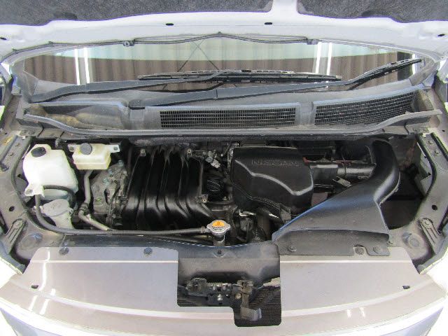 Nissan SERENA 2011-05 195319-26